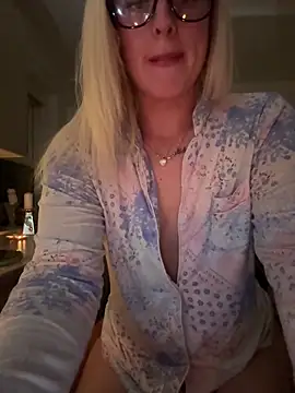 Snapshot of Barbie_26 chatting on March 16, 2025, 10:09 pm Barbie 26 online show from March 16, 2025, 10:09 pm