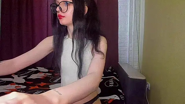 Hi Kitti online show from March 19, 2025, 9:17 am