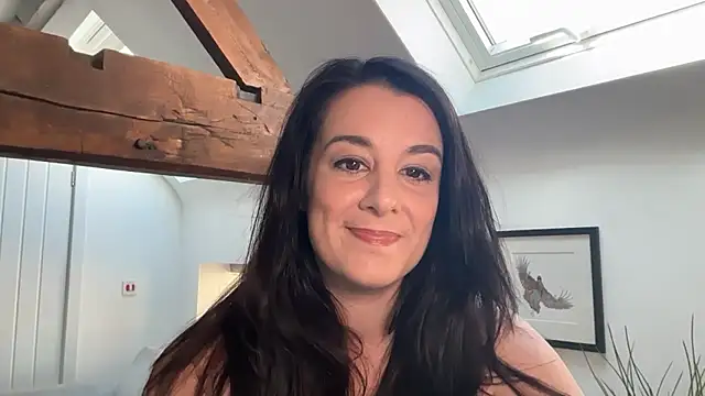 flatwhite0 online show from April 30, 2026, 10:10 am