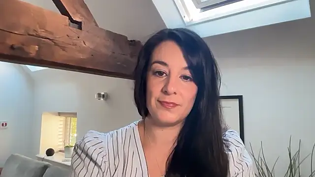 flatwhite0 online show from May 1, 2026, 8:30 am