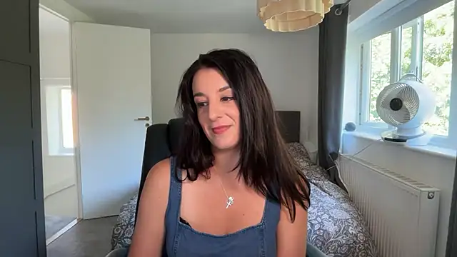 flatwhite0 online show from August 3, 2026, 9:04 am