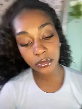 ebonycatlisaaaalime online show from May 24, 2026, 1:38 pm