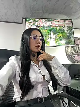 Amy Kiitty  online show from April 9, 2026, 1:05 pm