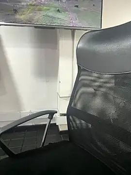 Amy Kiitty  online show from April 28, 2026, 1:49 pm