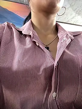 Amy Kiitty  online show from April 30, 2026, 1:39 pm
