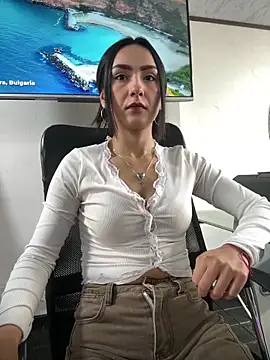 Snapshot of Amy_Kiitty_ chatting on May 15, 2026, 1:40 pm Amy Kiitty online show from May 15, 2026, 1:40 pm