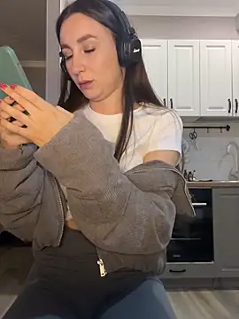 viviandaimond1 online show from January 7, 2025, 2:19 pm