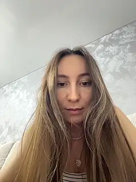 Snapshot of viviandaimond1 chatting on December 1, 2025, 11:32 pm viviandaimond1 online show from December 1, 2025, 11:32 pm