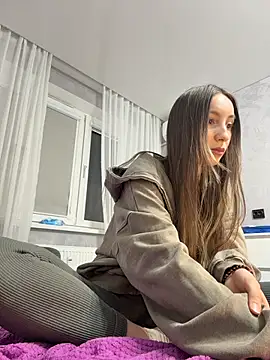 Snapshot of viviandaimond1 chatting on February 9, 2026, 6:45 pm viviandaimond1 online show from February 9, 2026, 6:45 pm