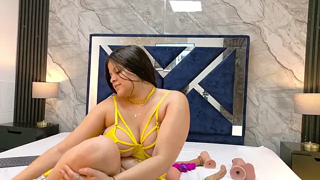 KarinaSimonz online show from June 24, 2026, 7:57 pm