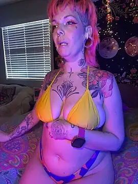 Snapshot of GoldieBakeman chatting on January 16, 2025, 10:12 pm GoldieBakeman online show from January 16, 2025, 10:12 pm