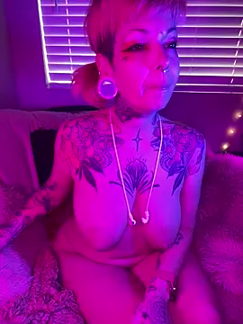 Snapshot of GoldieBakeman chatting on February 13, 2025, 10:11 pm GoldieBakeman online show from February 13, 2025, 10:11 pm