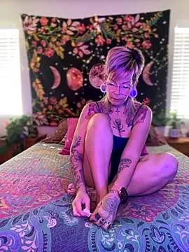 Snapshot of GoldieBakeman chatting on October 16, 2025, 4:08 pm GoldieBakeman online show from October 16, 2025, 4:08 pm