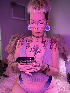 Snapshot of GoldieBakeman chatting on February 15, 2026, 6:59 pm GoldieBakeman online show from February 15, 2026, 6:59 pm