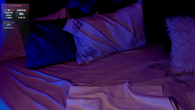 Snapshot of _Chartlotte chatting on January 11, 2025, 11:24 pm Chartlotte online show from January 11, 2025, 11:24 pm