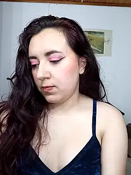 Snapshot of Emi_chik chatting on February 14, 2025, 4:58 am Emi chik online show from February 14, 2025, 4:58 am