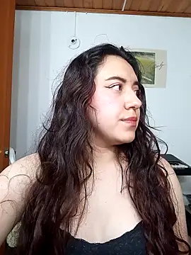 Snapshot of Emi_chik chatting on September 11, 2025, 11:21 am Emi chik online show from September 11, 2025, 11:21 am