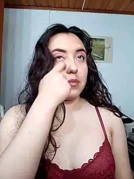 Snapshot of Emi_chik chatting on September 18, 2025, 9:28 pm Emi chik online show from September 18, 2025, 9:28 pm