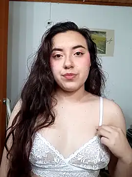 Snapshot of Emi_chik chatting on October 19, 2025, 10:16 am Emi chik online show from October 19, 2025, 10:16 am