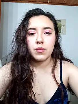 Snapshot of Emi_chik chatting on October 22, 2025, 10:59 am Emi chik online show from October 22, 2025, 10:59 am