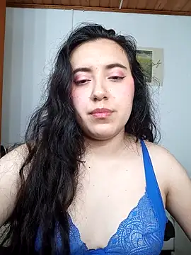 Snapshot of Emi_chik chatting on November 22, 2025, 10:47 am Emi chik online show from November 22, 2025, 10:47 am