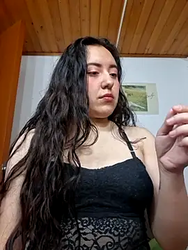 Emi chik online show from March 5, 2026, 11:39 am