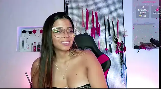 Snapshot of Megaan_Greey chatting on January 13, 2025, 2:39 am Megaan Greey online show from January 13, 2025, 2:39 am