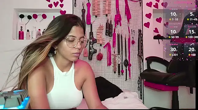 Snapshot of Megaan_Greey chatting on March 6, 2025, 1:37 am Megaan Greey online show from March 6, 2025, 1:37 am