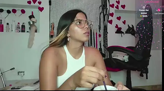 Snapshot of Megaan_Greey chatting on March 11, 2025, 9:37 pm Megaan Greey online show from March 11, 2025, 9:37 pm