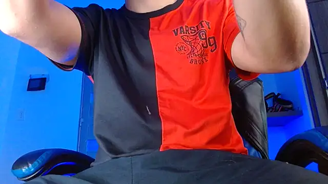 Snapshot of SexyBoy-Bigclit chatting on June 9, 2026, 9:26 pm SexyBoy-Bigclit online show from June 9, 2026, 9:26 pm