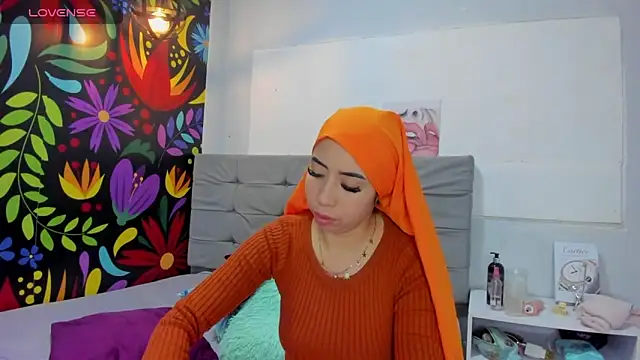 Snapshot of Sweet_hot_mia chatting on January 24, 2025, 7:49 pm Sweet hot mia online show from January 24, 2025, 7:49 pm