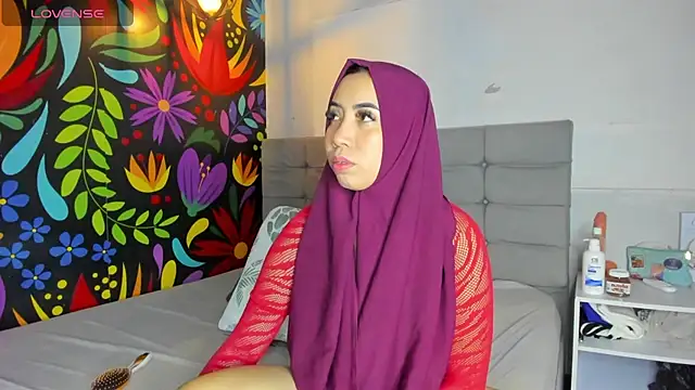 Snapshot of Sweet_hot_mia chatting on February 13, 2025, 7:42 pm Sweet hot mia online show from February 13, 2025, 7:42 pm