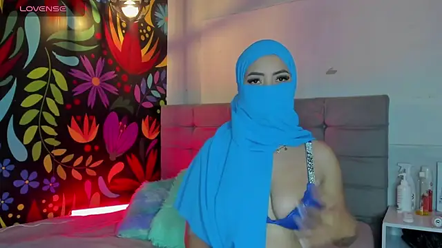 Snapshot of Sweet_hot_mia chatting on March 14, 2025, 7:34 pm Sweet hot mia online show from March 14, 2025, 7:34 pm