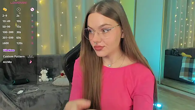 Snapshot of Marta_May_ chatting on December 1, 2024, 4:51 pm Marta May online show from December 1, 2024, 4:51 pm