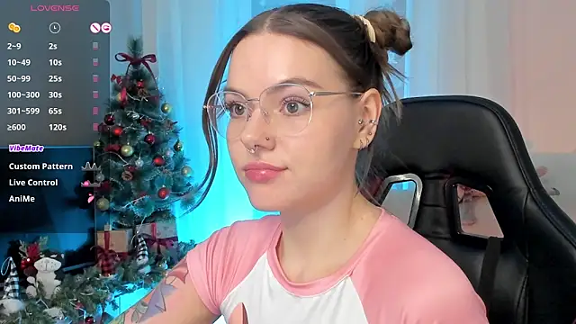 Snapshot of Marta_May_ chatting on January 14, 2025, 5:23 pm Marta May online show from January 14, 2025, 5:23 pm