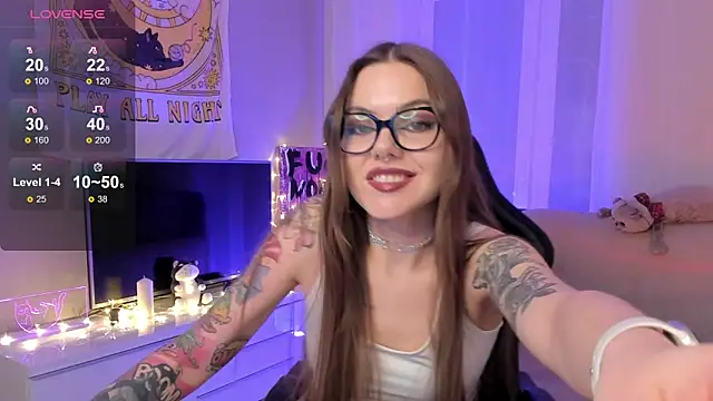 Snapshot of Marta_May_ chatting on January 26, 2025, 8:13 pm Marta May online show from January 26, 2025, 8:13 pm