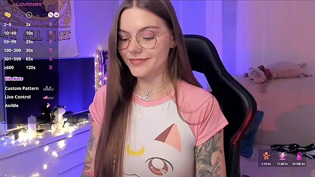 Snapshot of Marta_May_ chatting on February 11, 2025, 8:20 pm Marta May online show from February 11, 2025, 8:20 pm