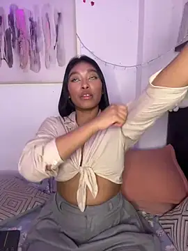 Isabella fasilier online show from March 4, 2025, 1:45 am