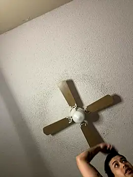 Snapshot of gamingcouple420 chatting on November 10, 2025, 9:14 pm gamingcouple420 online show from November 10, 2025, 9:14 pm