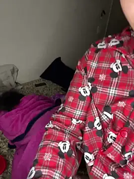 gamingcouple420 online show from December 22, 2025, 11:57 pm