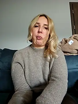 MariaRichi  online show from November 27, 2025, 12:51 pm