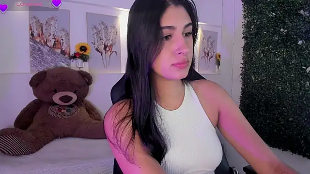 Snapshot of Ashley_Evans18 chatting on November 27, 2025, 2:08 pm Ashley Evans18 online show from November 27, 2025, 2:08 pm