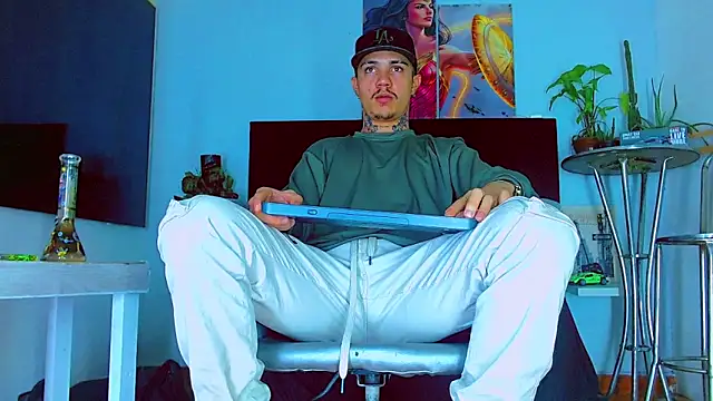 HannibalLester online show from December 20, 2025, 4:19 am