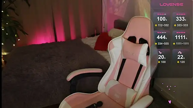 Snapshot of VasilisaRedHooot chatting on February 22, 2025, 5:13 pm VasilisaRedHooot online show from February 22, 2025, 5:13 pm