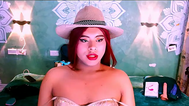 Emili Roux online show from March 21, 2025, 9:45 pm