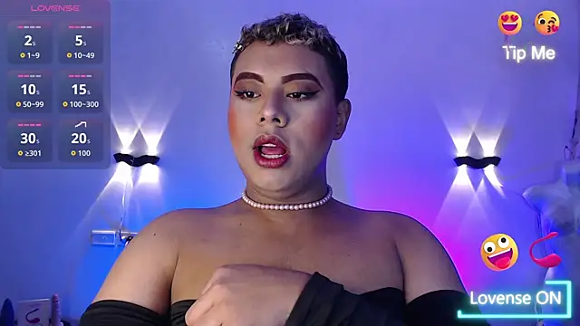 Emili Roux online show from November 6, 2025, 12:39 pm