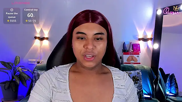 Snapshot of Emili_Roux chatting on June 4, 2026, 10:10 am Emili Roux online show from June 4, 2026, 10:10 am