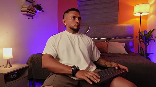 maximusclark1 online show from June 13, 2026, 2:09 am