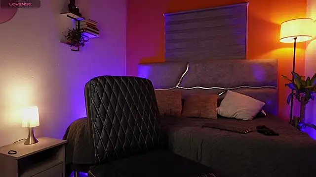 maximusclark1 online show from June 26, 2026, 4:28 am