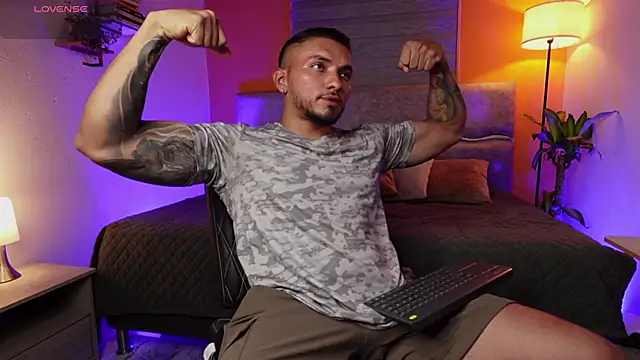 maximusclark1 online show from July 1, 2026, 11:26 pm